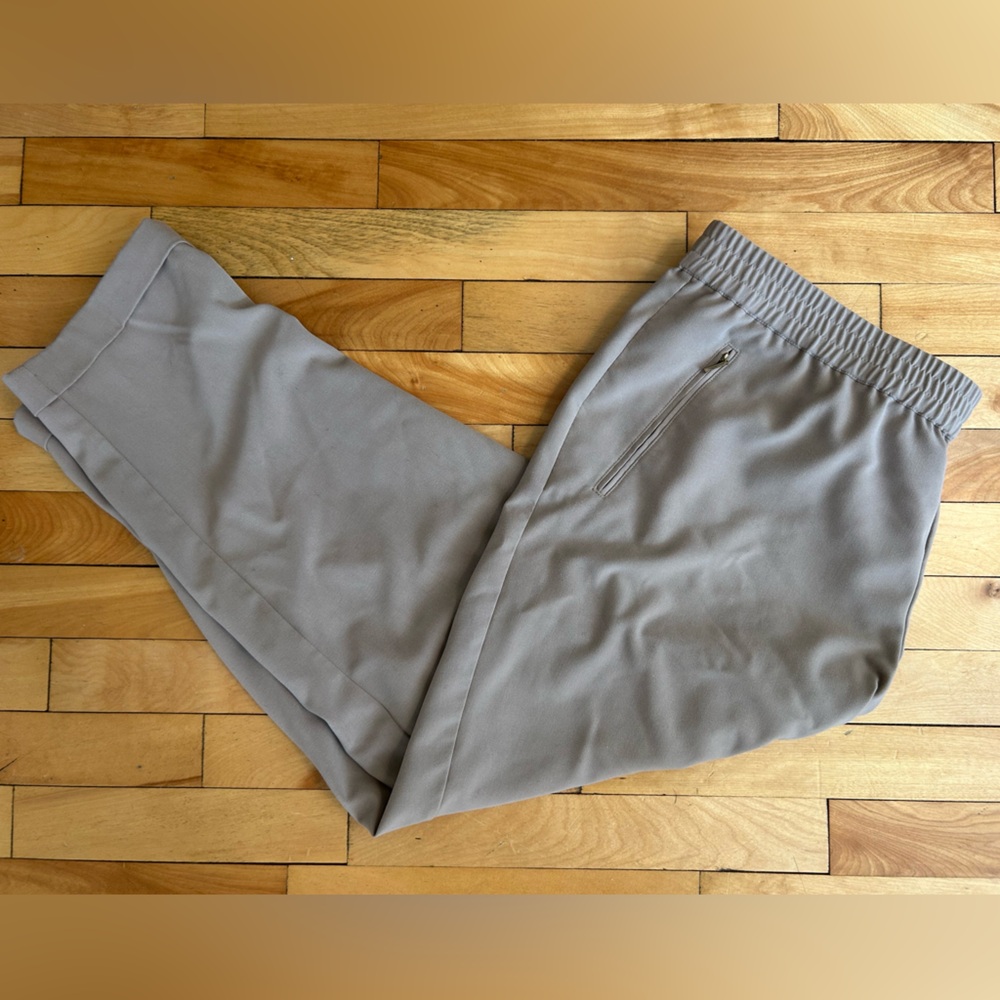 Chico’s tan pant pull on elastic waistband zipper pockets cuff size 3 XL (16)